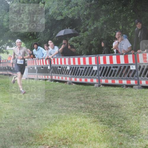 21.06.2025 - 27. Vierlanden-Triathlon KatJ http://msf.ph/oto/8035942 15.06.2025 13:53:08 Ziel 48, 1128 meine-sportfotos.de
