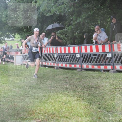 21.06.2025 - 27. Vierlanden-Triathlon KatJ http://msf.ph/oto/8035955 15.06.2025 13:53:08 Ziel 48, 1128 meine-sportfotos.de