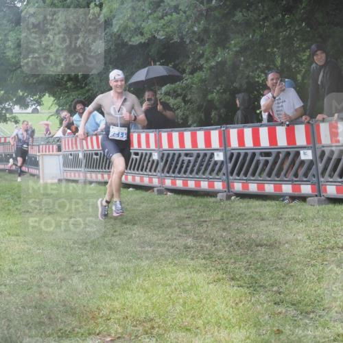 21.06.2025 - 27. Vierlanden-Triathlon KatJ http://msf.ph/oto/8035957 15.06.2025 13:53:08 Ziel 48, 1128 meine-sportfotos.de