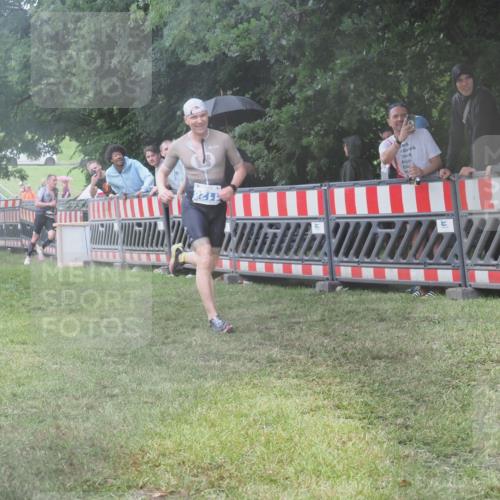 21.06.2025 - 27. Vierlanden-Triathlon KatJ http://msf.ph/oto/8035962 15.06.2025 13:53:08 Ziel 48, 1128 meine-sportfotos.de