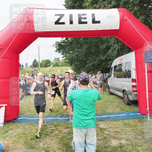 21.06.2025 - 27. Vierlanden-Triathlon MichiJ http://msf.ph/oto/8035992 15.06.2026 13:02:32 Ziel 73, 137, 727, 1029, 1030, 1031, 1033 meine-sportfotos.de