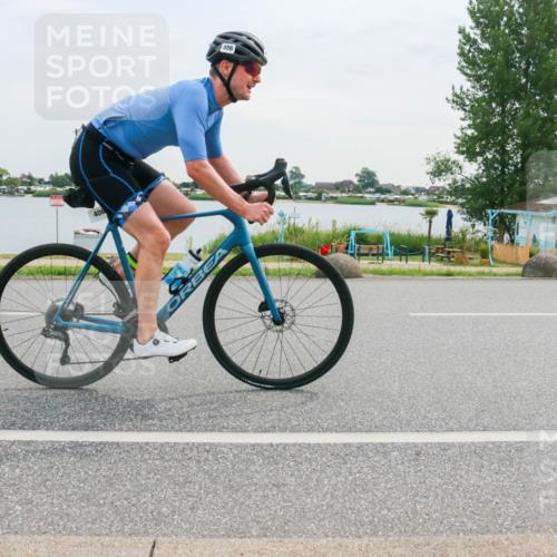 15.06.2025 - 27. Vierlanden-Triathlon H.Heesch http://msf.ph/oto/8036023 15.06.2025 10:47:18 Radfahren 83, 193, 296, 406 meine-sportfotos.de