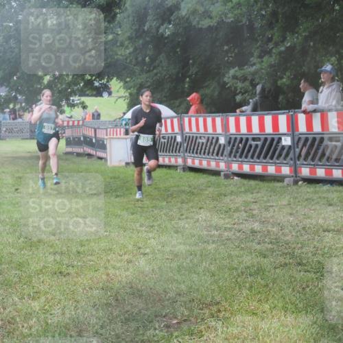 21.06.2025 - 27. Vierlanden-Triathlon KatJ http://msf.ph/oto/8036026 15.06.2025 13:53:24 Ziel 885, 957 meine-sportfotos.de