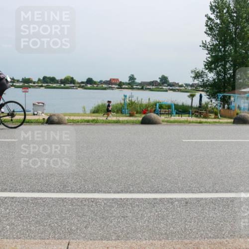 21.06.2025 - 27. Vierlanden-Triathlon H.Heesch http://msf.ph/oto/8036046 15.06.2025 11:45:01 Radfahren 643, 644, 746, 808 meine-sportfotos.de