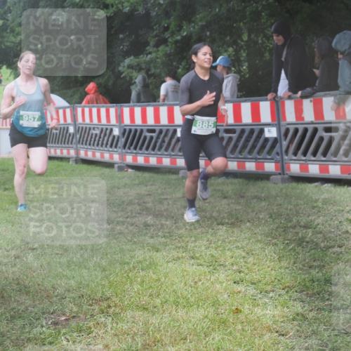 21.06.2025 - 27. Vierlanden-Triathlon KatJ http://msf.ph/oto/8036070 15.06.2025 13:53:26 Ziel 653, 885, 957 meine-sportfotos.de