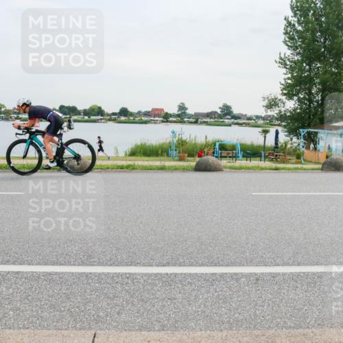 15.06.2025 - 27. Vierlanden-Triathlon H.Heesch http://msf.ph/oto/8036084 15.06.2025 10:47:32 Radfahren 114, 152, 228, 410, 414 meine-sportfotos.de