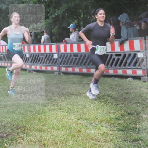 21.06.2025 - 27. Vierlanden-Triathlon KatJ http://msf.ph/oto/8036085 15.06.2025 13:53:26 Ziel 653, 885, 957 meine-sportfotos.de