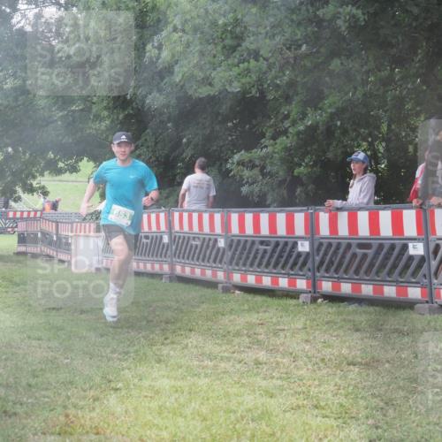 21.06.2025 - 27. Vierlanden-Triathlon KatJ http://msf.ph/oto/8036109 15.06.2025 13:53:35 Ziel 653, 1155 meine-sportfotos.de