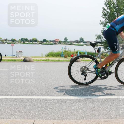 21.06.2025 - 27. Vierlanden-Triathlon H.Heesch http://msf.ph/oto/8036116 15.06.2025 11:45:09 Radfahren 641, 667, 782, 840 meine-sportfotos.de