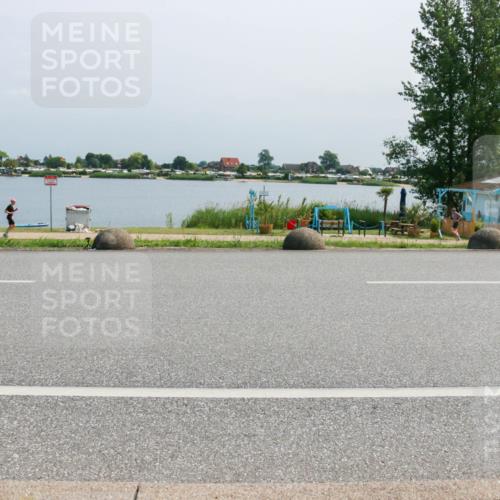 21.06.2025 - 27. Vierlanden-Triathlon H.Heesch http://msf.ph/oto/8036162 15.06.2025 11:45:17 Radfahren 636, 667, 947 meine-sportfotos.de