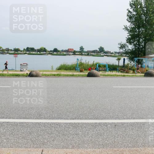 21.06.2025 - 27. Vierlanden-Triathlon H.Heesch http://msf.ph/oto/8036165 15.06.2025 11:45:17 Radfahren 636, 667, 947 meine-sportfotos.de