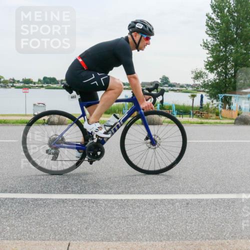 15.06.2025 - 27. Vierlanden-Triathlon H.Heesch http://msf.ph/oto/8036178 15.06.2025 10:47:48 Radfahren 396, 402, 1397 meine-sportfotos.de