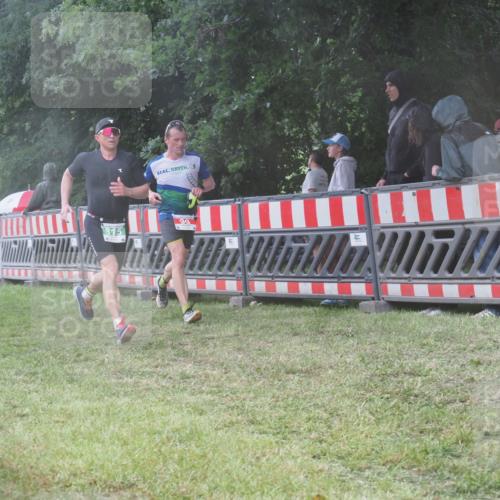 21.06.2025 - 27. Vierlanden-Triathlon KatJ http://msf.ph/oto/8036242 15.06.2025 13:54:00 Ziel 90, 815 meine-sportfotos.de