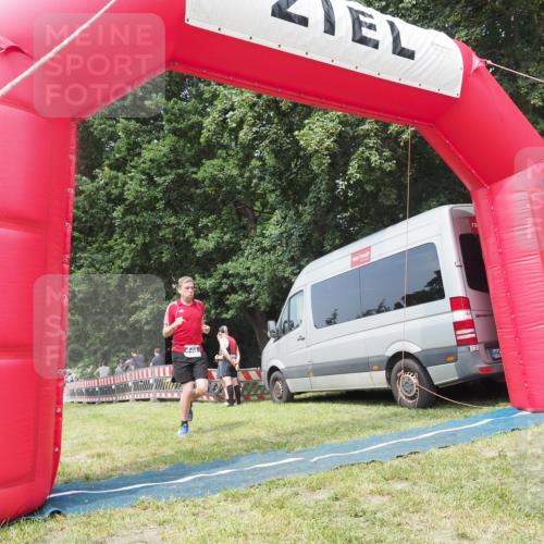 15.06.2025 - 27. Vierlanden-Triathlon KatJ http://msf.ph/oto/8036246 15.06.2025 11:24:53 Schwimmen 935, 981 meine-sportfotos.de