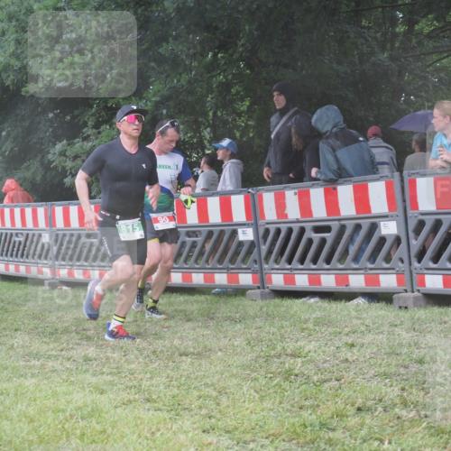 21.06.2025 - 27. Vierlanden-Triathlon KatJ http://msf.ph/oto/8036247 15.06.2025 13:54:01 Ziel 90, 125, 719, 815 meine-sportfotos.de