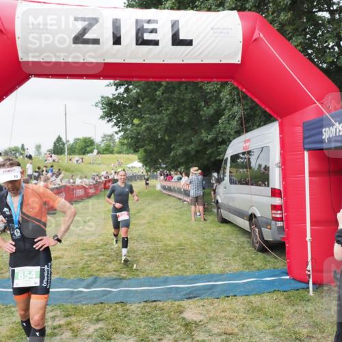 21.06.2025 - 27. Vierlanden-Triathlon MichiJ http://msf.ph/oto/8036263 15.06.2026 13:03:59 Ziel 202 meine-sportfotos.de
