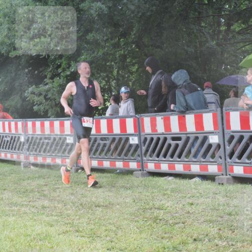 21.06.2025 - 27. Vierlanden-Triathlon KatJ http://msf.ph/oto/8036270 15.06.2025 13:54:07 Ziel 125, 719 meine-sportfotos.de