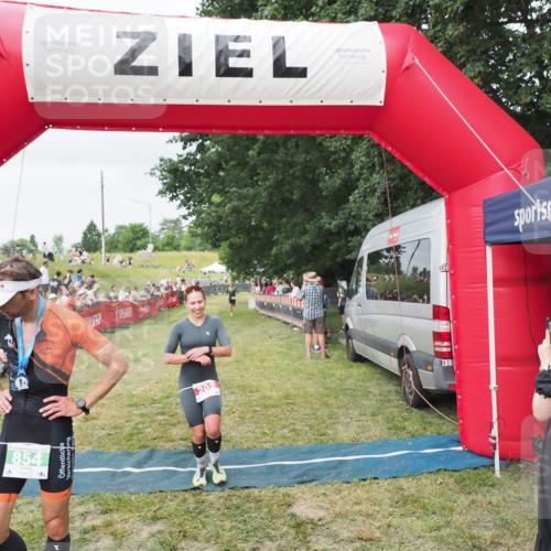 21.06.2025 - 27. Vierlanden-Triathlon MichiJ http://msf.ph/oto/8036284 15.06.2026 13:04:00 Ziel 202, 1040 meine-sportfotos.de