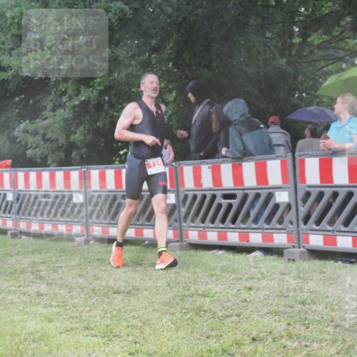 21.06.2025 - 27. Vierlanden-Triathlon KatJ http://msf.ph/oto/8036286 15.06.2025 13:54:08 Ziel 125, 719 meine-sportfotos.de