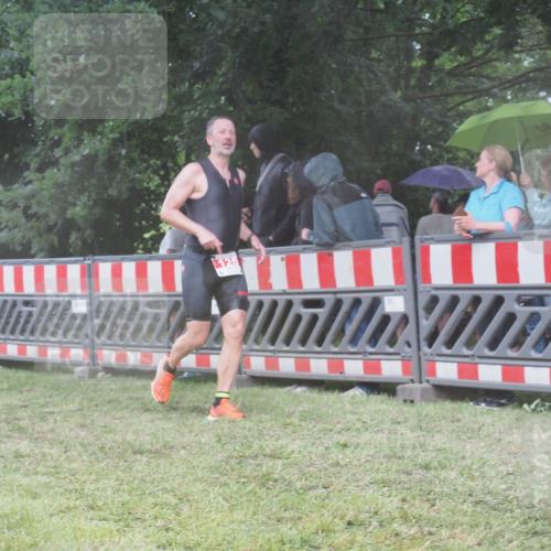 21.06.2025 - 27. Vierlanden-Triathlon KatJ http://msf.ph/oto/8036290 15.06.2025 13:54:08 Ziel 125, 719 meine-sportfotos.de