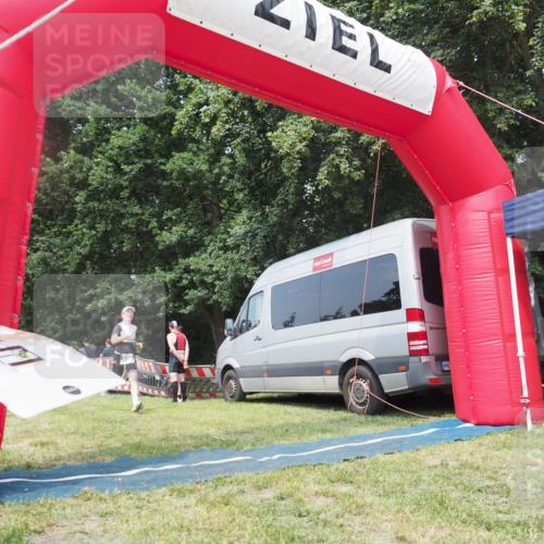 15.06.2025 - 27. Vierlanden-Triathlon KatJ http://msf.ph/oto/8036299 15.06.2025 11:25:04 Schwimmen 981 meine-sportfotos.de