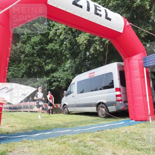 15.06.2025 - 27. Vierlanden-Triathlon KatJ http://msf.ph/oto/8036304 15.06.2025 11:25:04 Schwimmen 981 meine-sportfotos.de