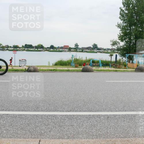 15.06.2025 - 27. Vierlanden-Triathlon H.Heesch http://msf.ph/oto/8036305 15.06.2025 10:48:03 Radfahren 27, 109, 142 meine-sportfotos.de
