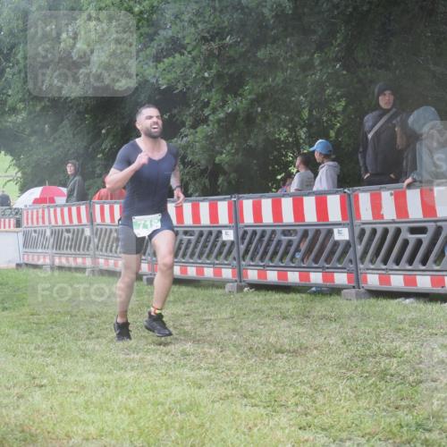 21.06.2025 - 27. Vierlanden-Triathlon KatJ http://msf.ph/oto/8036315 15.06.2025 13:54:11 Ziel 125, 719 meine-sportfotos.de