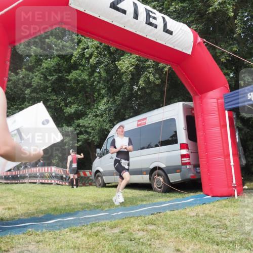 15.06.2025 - 27. Vierlanden-Triathlon KatJ http://msf.ph/oto/8036316 15.06.2025 11:25:05 Schwimmen 981 meine-sportfotos.de