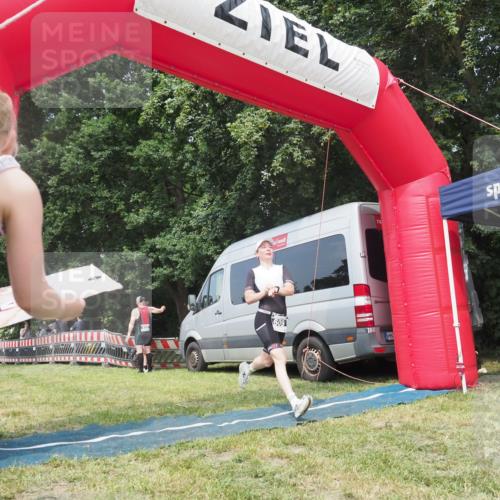 15.06.2025 - 27. Vierlanden-Triathlon KatJ http://msf.ph/oto/8036323 15.06.2025 11:25:05 Schwimmen 981 meine-sportfotos.de