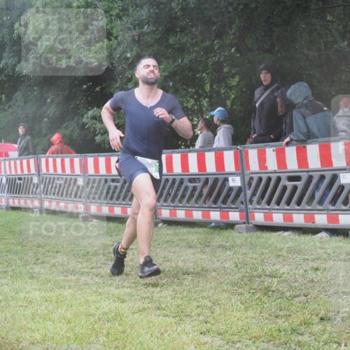 21.06.2025 - 27. Vierlanden-Triathlon KatJ http://msf.ph/oto/8036330 15.06.2025 13:54:12 Ziel 125, 719 meine-sportfotos.de