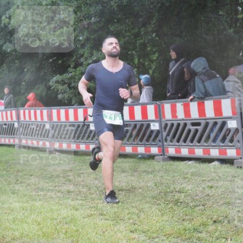 21.06.2025 - 27. Vierlanden-Triathlon KatJ http://msf.ph/oto/8036334 15.06.2025 13:54:12 Ziel 125, 719 meine-sportfotos.de