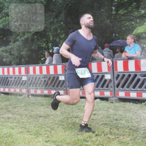 21.06.2025 - 27. Vierlanden-Triathlon KatJ http://msf.ph/oto/8036346 15.06.2025 13:54:12 Ziel 125, 719 meine-sportfotos.de