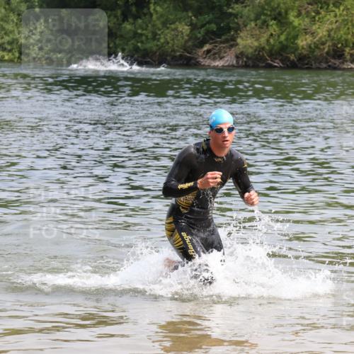 21.06.2025 - 27. Vierlanden-Triathlon Lena Gebhardt http://msf.ph/oto/8036354 15.06.2025 11:57:49 Schwimmen 984, 986, 987 meine-sportfotos.de