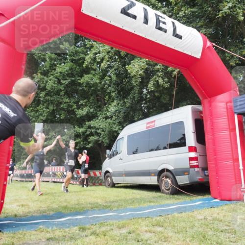 15.06.2025 - 27. Vierlanden-Triathlon KatJ http://msf.ph/oto/8036374 15.06.2025 11:25:18 Schwimmen  meine-sportfotos.de