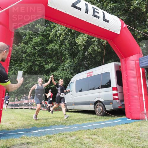 15.06.2025 - 27. Vierlanden-Triathlon KatJ http://msf.ph/oto/8036387 15.06.2025 11:25:19 Schwimmen  meine-sportfotos.de