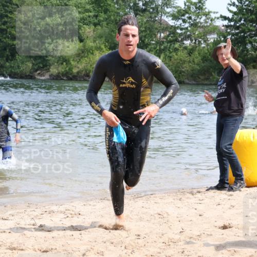 21.06.2025 - 27. Vierlanden-Triathlon Lena Gebhardt http://msf.ph/oto/8036389 15.06.2025 11:57:52 Schwimmen 984, 985, 986, 987 meine-sportfotos.de