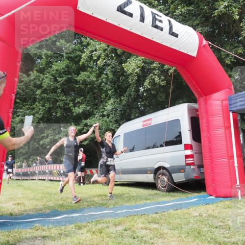 15.06.2025 - 27. Vierlanden-Triathlon KatJ http://msf.ph/oto/8036390 15.06.2025 11:25:19 Schwimmen  meine-sportfotos.de