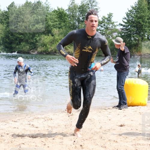 21.06.2025 - 27. Vierlanden-Triathlon Lena Gebhardt http://msf.ph/oto/8036398 15.06.2025 11:57:52 Schwimmen 984, 985, 986, 987 meine-sportfotos.de