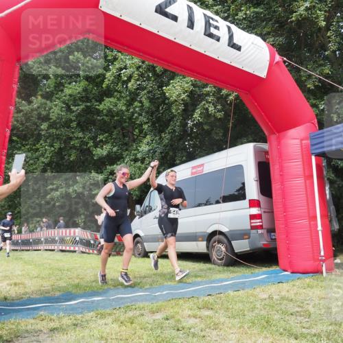 15.06.2025 - 27. Vierlanden-Triathlon KatJ http://msf.ph/oto/8036401 15.06.2025 11:25:19 Schwimmen  meine-sportfotos.de
