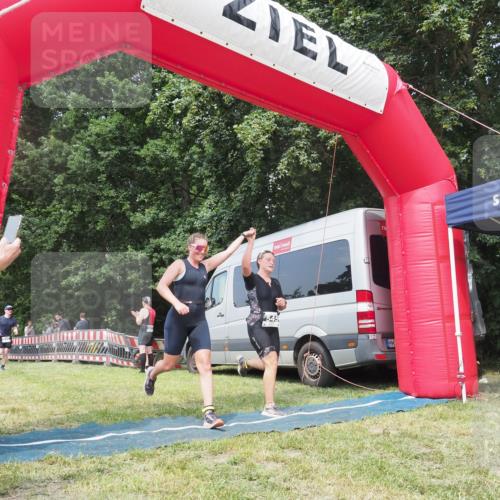15.06.2025 - 27. Vierlanden-Triathlon KatJ http://msf.ph/oto/8036408 15.06.2025 11:25:19 Schwimmen  meine-sportfotos.de