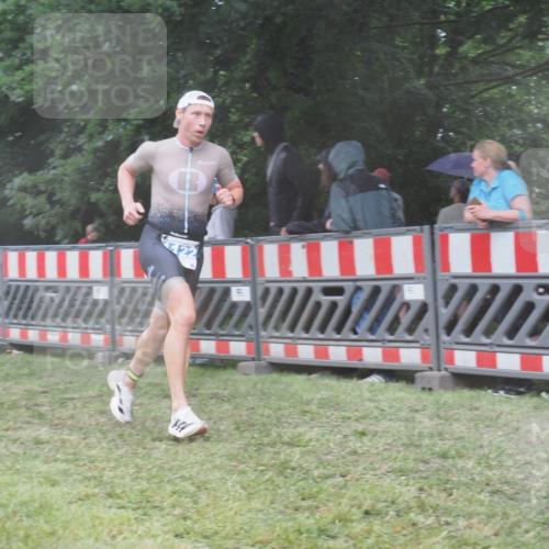21.06.2025 - 27. Vierlanden-Triathlon KatJ http://msf.ph/oto/8036412 15.06.2025 13:54:32 Ziel 1122, 1152 meine-sportfotos.de