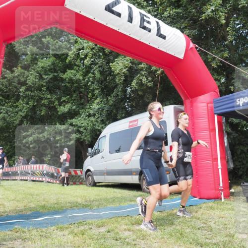 15.06.2025 - 27. Vierlanden-Triathlon KatJ http://msf.ph/oto/8036425 15.06.2025 11:25:20 Schwimmen  meine-sportfotos.de