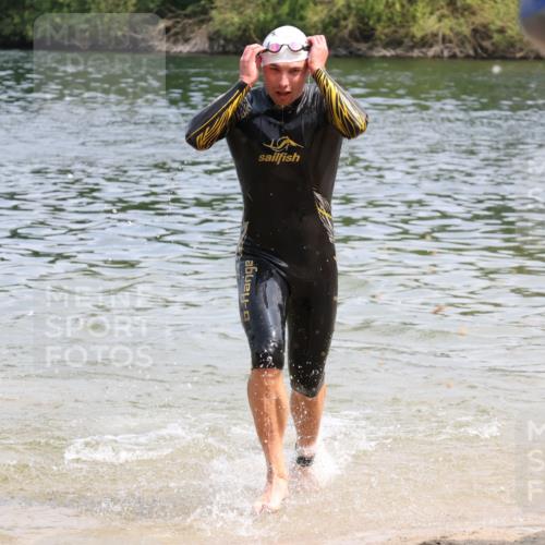 21.06.2025 - 27. Vierlanden-Triathlon Lena Gebhardt http://msf.ph/oto/8036442 15.06.2025 11:57:57 Schwimmen 984, 985, 986, 987, 988 meine-sportfotos.de