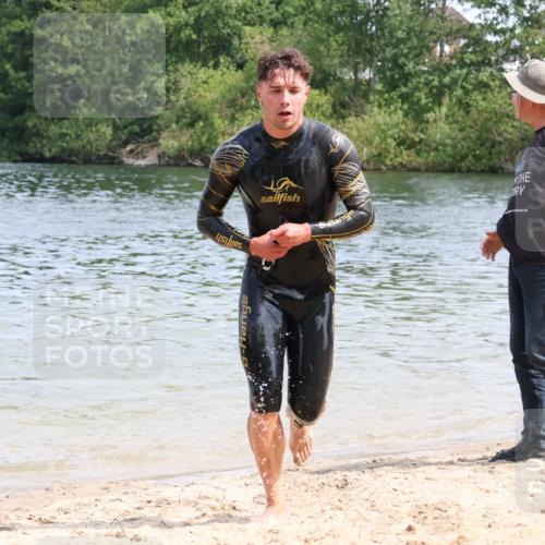 21.06.2025 - 27. Vierlanden-Triathlon Lena Gebhardt http://msf.ph/oto/8036453 15.06.2025 11:57:58 Schwimmen 984, 985, 986, 987, 988 meine-sportfotos.de