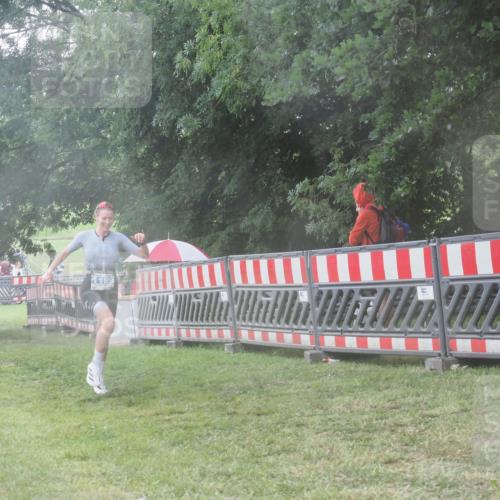 21.06.2025 - 27. Vierlanden-Triathlon KatJ http://msf.ph/oto/8036458 15.06.2025 14:14:56 Ziel 1189 meine-sportfotos.de