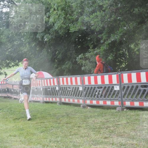 21.06.2025 - 27. Vierlanden-Triathlon KatJ http://msf.ph/oto/8036460 15.06.2025 14:14:56 Ziel 1189 meine-sportfotos.de