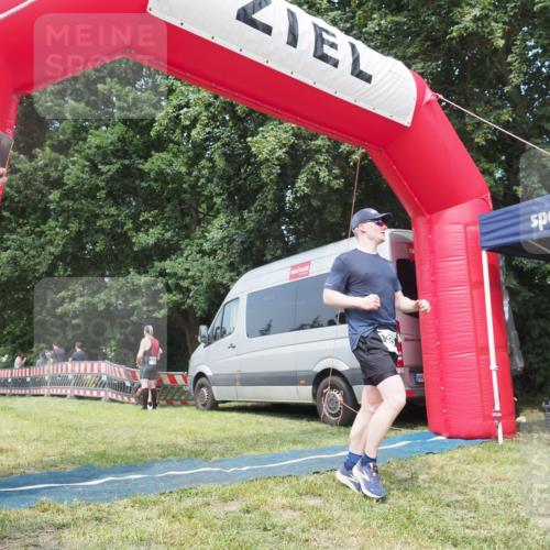 15.06.2025 - 27. Vierlanden-Triathlon KatJ http://msf.ph/oto/8036493 15.06.2025 11:25:23 Schwimmen  meine-sportfotos.de