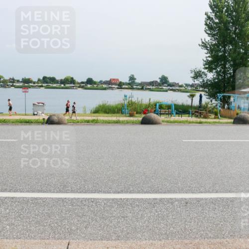 21.06.2025 - 27. Vierlanden-Triathlon H.Heesch http://msf.ph/oto/8036495 15.06.2025 11:45:39 Radfahren 645, 728, 733 meine-sportfotos.de
