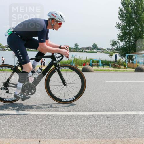 21.06.2025 - 27. Vierlanden-Triathlon H.Heesch http://msf.ph/oto/8036498 15.06.2025 11:45:39 Radfahren 645, 728, 733 meine-sportfotos.de